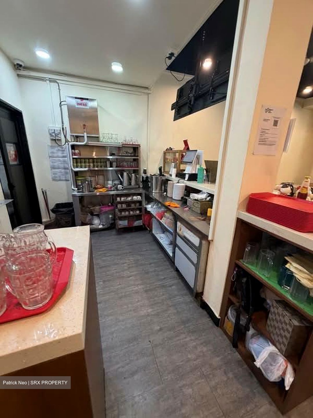 Macpherson Road (D13), Retail #604744001